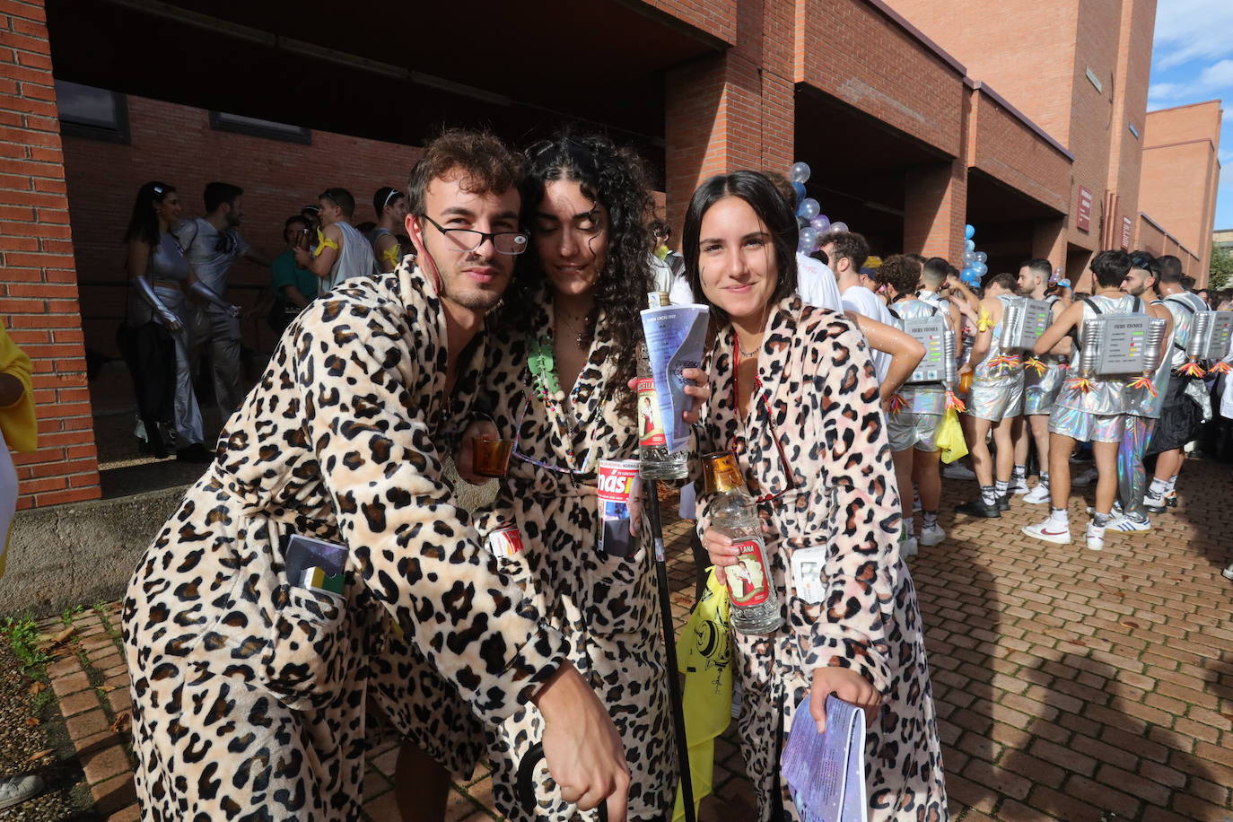 Fotos: Las fiestas de Medicina invaden el campus universitario