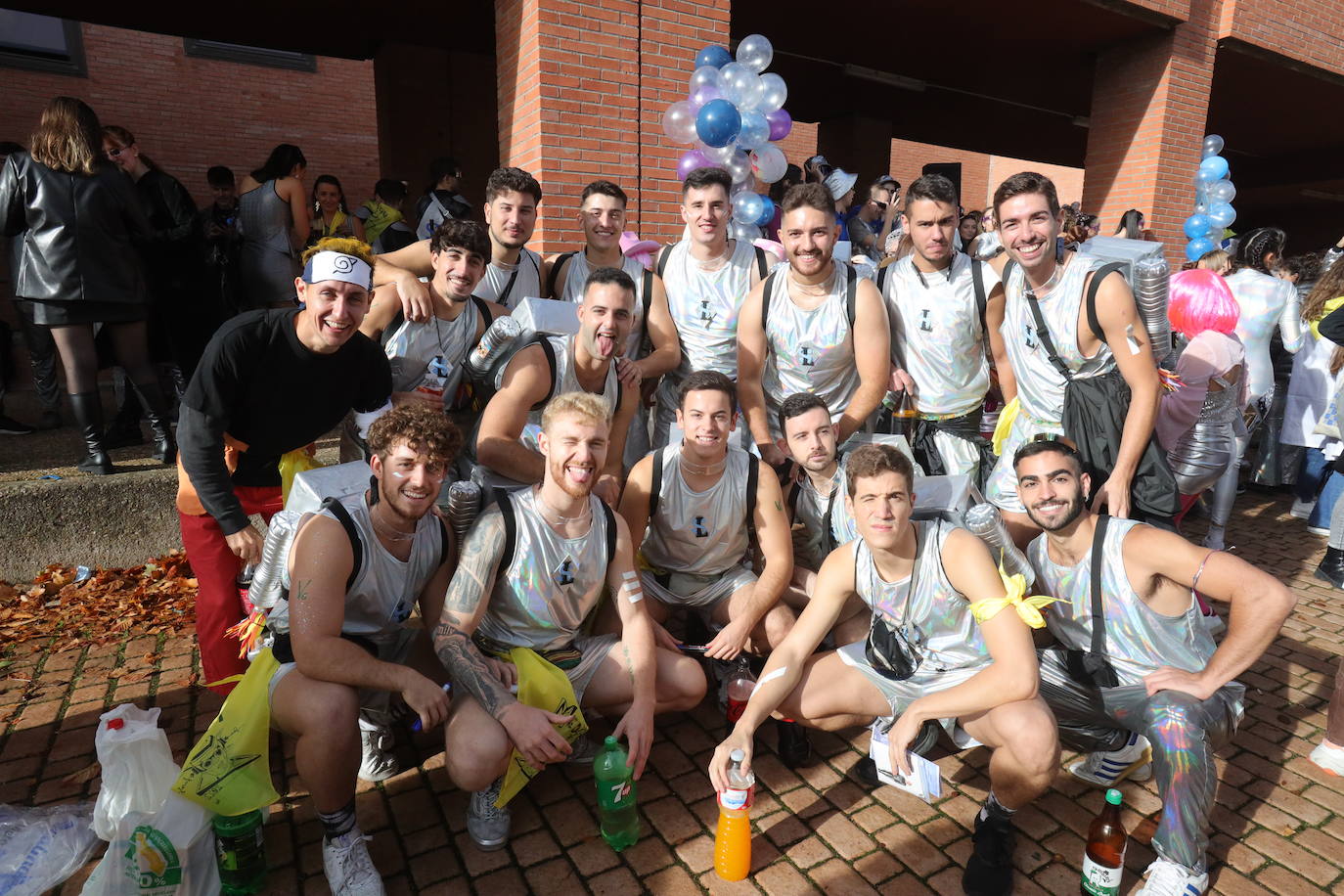 Fotos: Las fiestas de Medicina invaden el campus universitario