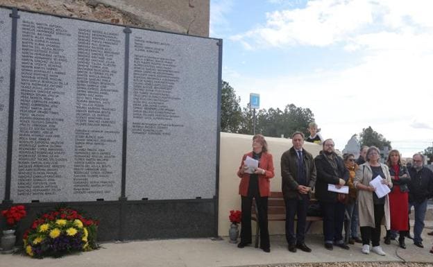 Imagen principal - El Memorial de las Víctimas del franquismo suma otros 242 nombres de salmantinos