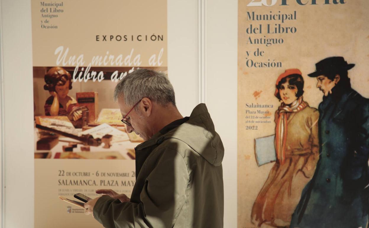 La Feria del Libro Antinguo ha regresao a la Plaza Mayor.