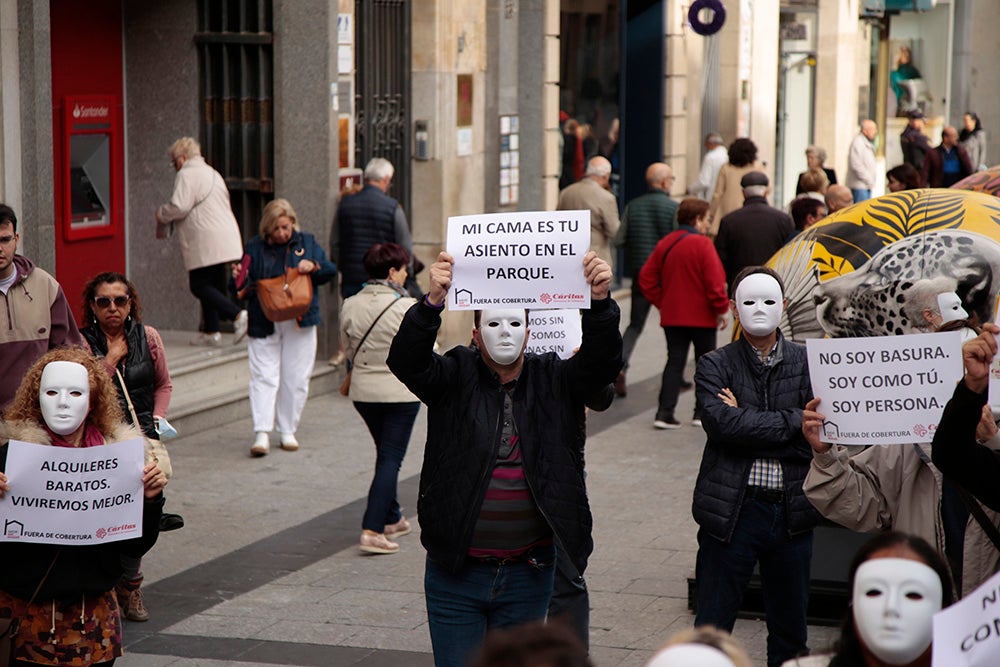 Flashmob de Cáritas en la Plaza del Liceo por las personas sin hogar