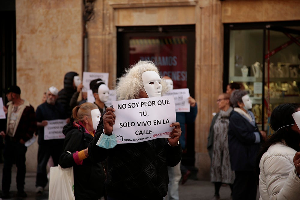 Flashmob de Cáritas en la Plaza del Liceo por las personas sin hogar