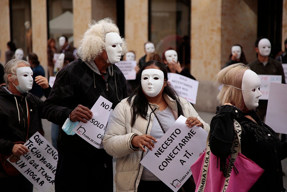 Flashmob de Cáritas en la Plaza del Liceo por las personas sin hogar