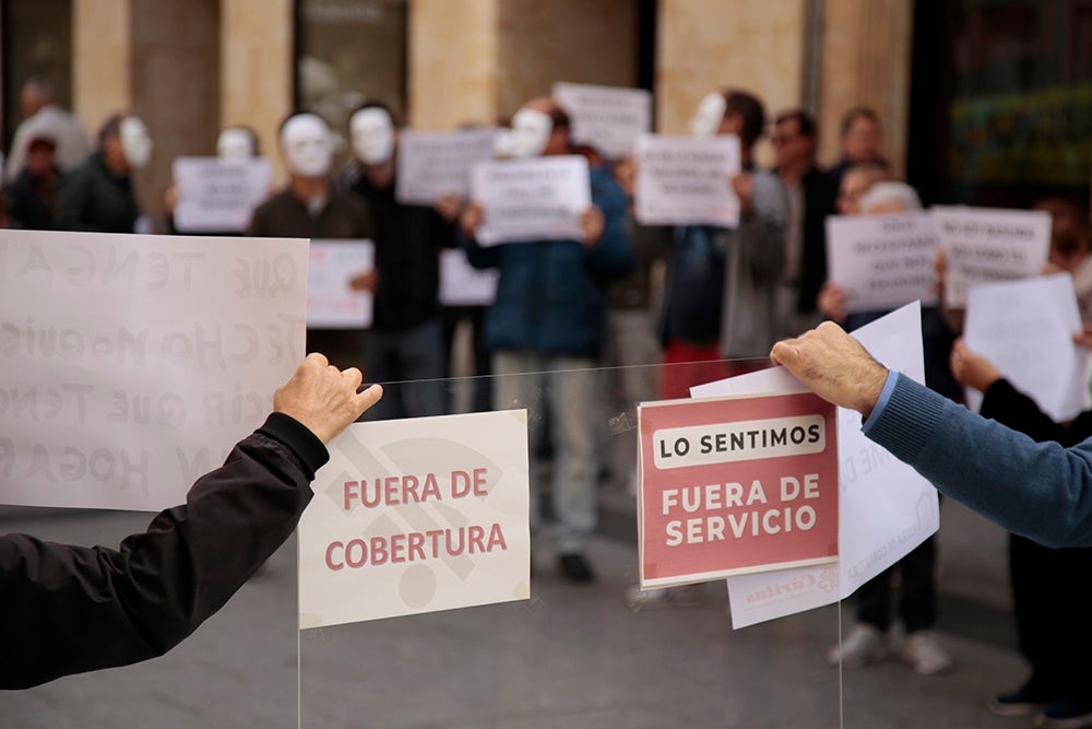 Flashmob de Cáritas en la Plaza del Liceo por las personas sin hogar