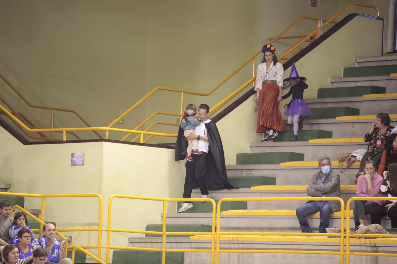 Fotos: Perfumerías Avenida aleja los fantasmas y sigue su crecimiento a costa de Bembibre