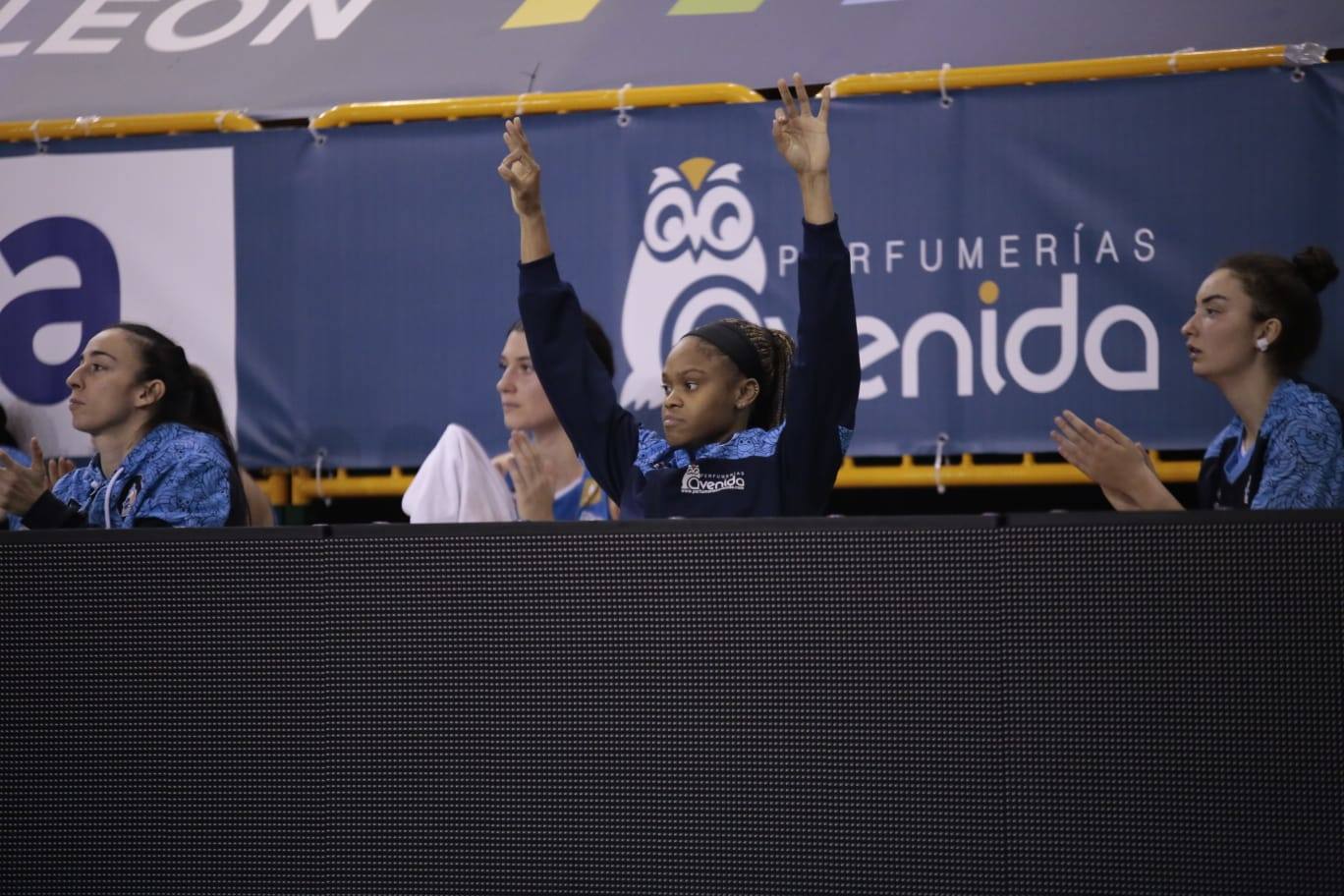 Fotos: Perfumerías Avenida aleja los fantasmas y sigue su crecimiento a costa de Bembibre