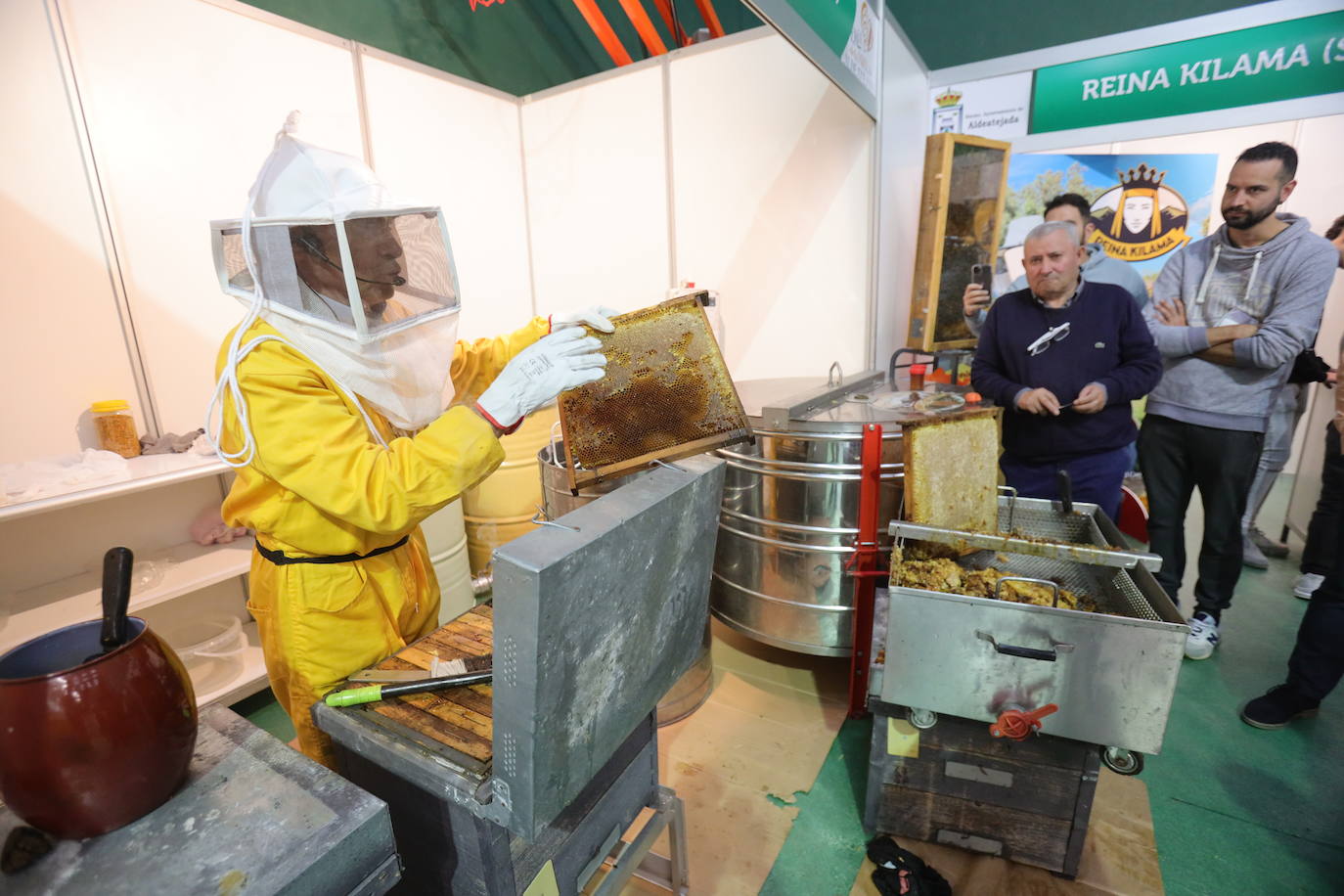 Fotos: Adeatejada celebra la X edición de la Feria de la Miel