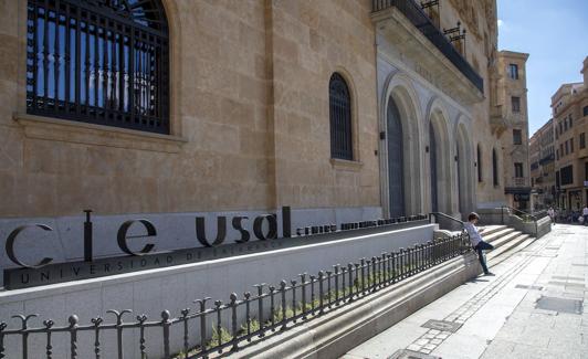 Exterior del antiguo Banco de España en Salamanca. 