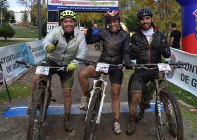 Imagen secundaria 1 - Alejandro Rodríguez y Patricia Rodríguez ganan la VII Jamountain Bike Guijuelo