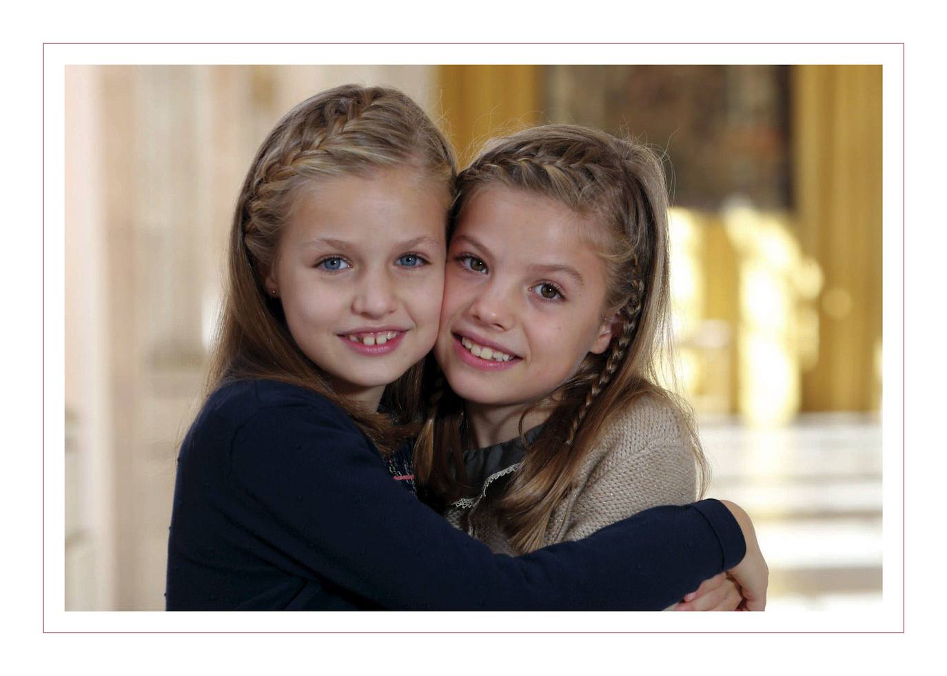 Felicitación de navidad enviada por los reyes de España, en Navidad de 2015, en la que aparecen la princesa Leonor y su hermana, la infanta Sofía.