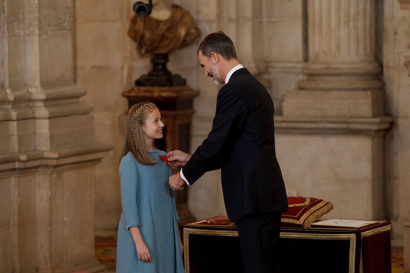 El 30 de enero de 2018, Felipe VI impuso a la princesa de Asturias el Collar del Toisón de Oro, la máxima distinción que concede la Familia Real.