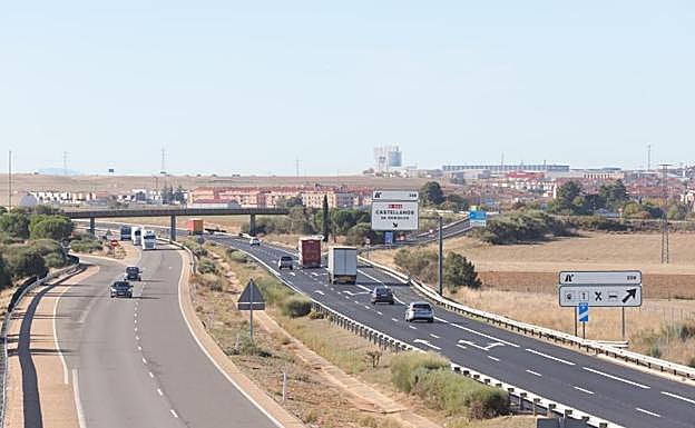 La autovía A-62, con el tramo abierto en dirección a Salamanca.