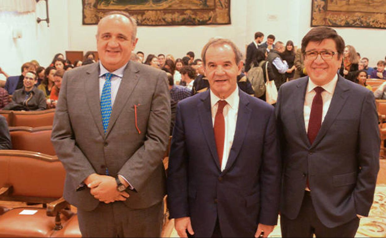 Nicolás Rodríguez García, Francisco Sánchez y el secretario general Iberoamericano, Andrés Allamand.