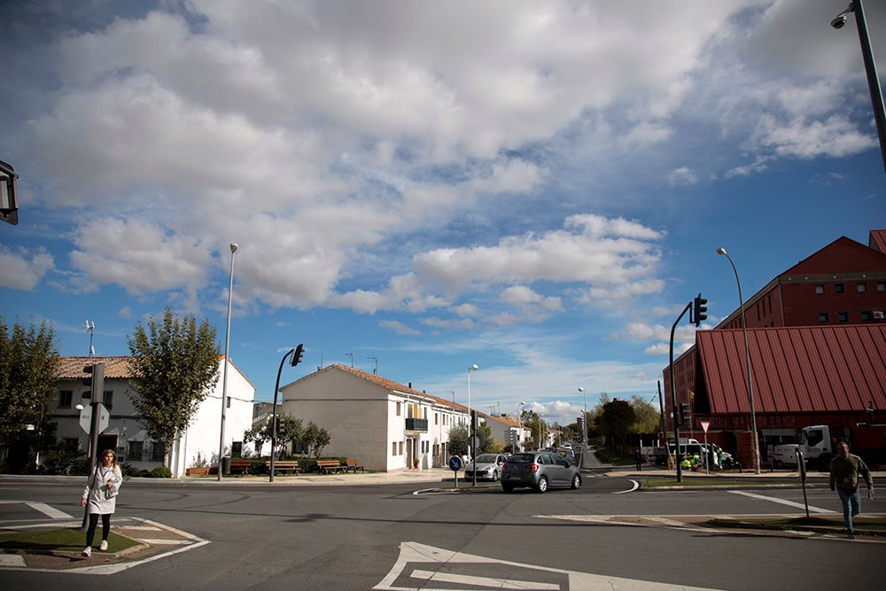 El cruce que da acceso al cercano barrio de El Zurguén.