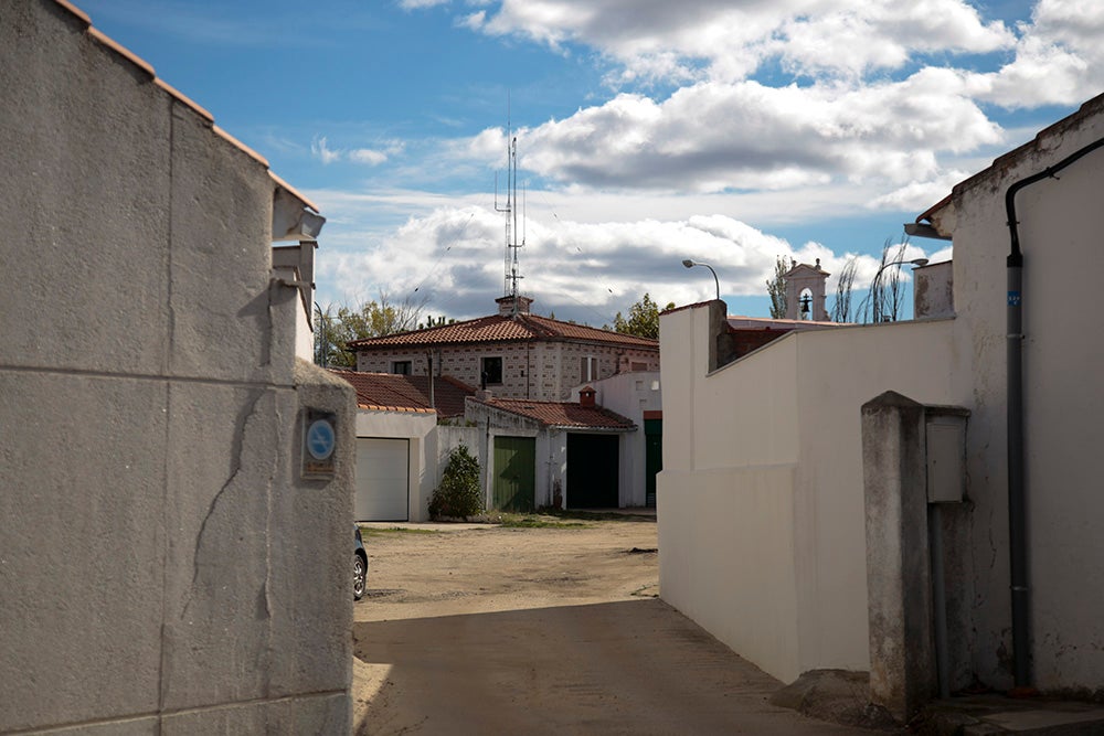 Corrales interiores para aparcar.