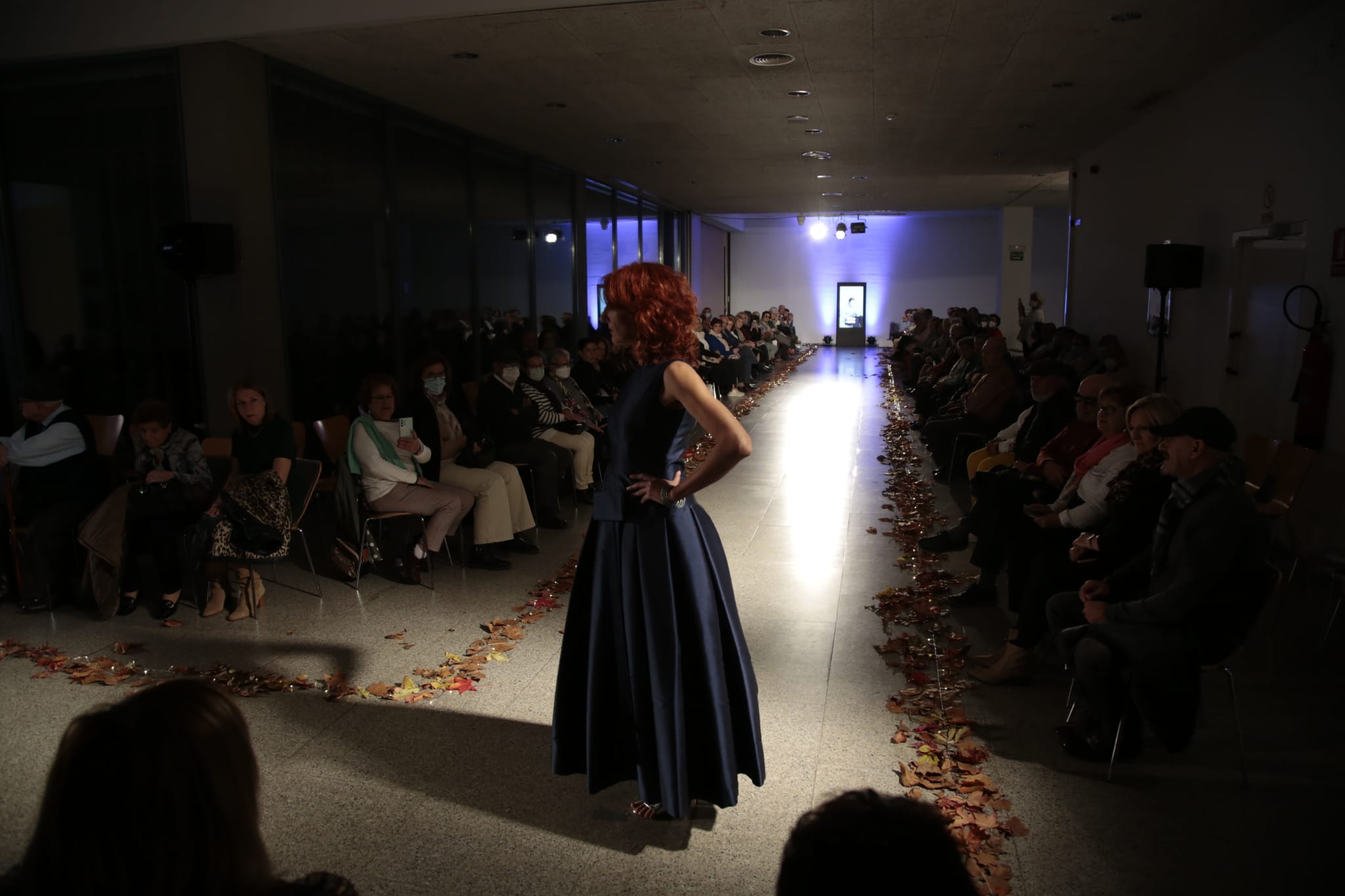 Fotos: Un desfile intergeneracional visibiliza la moda de segunda mano