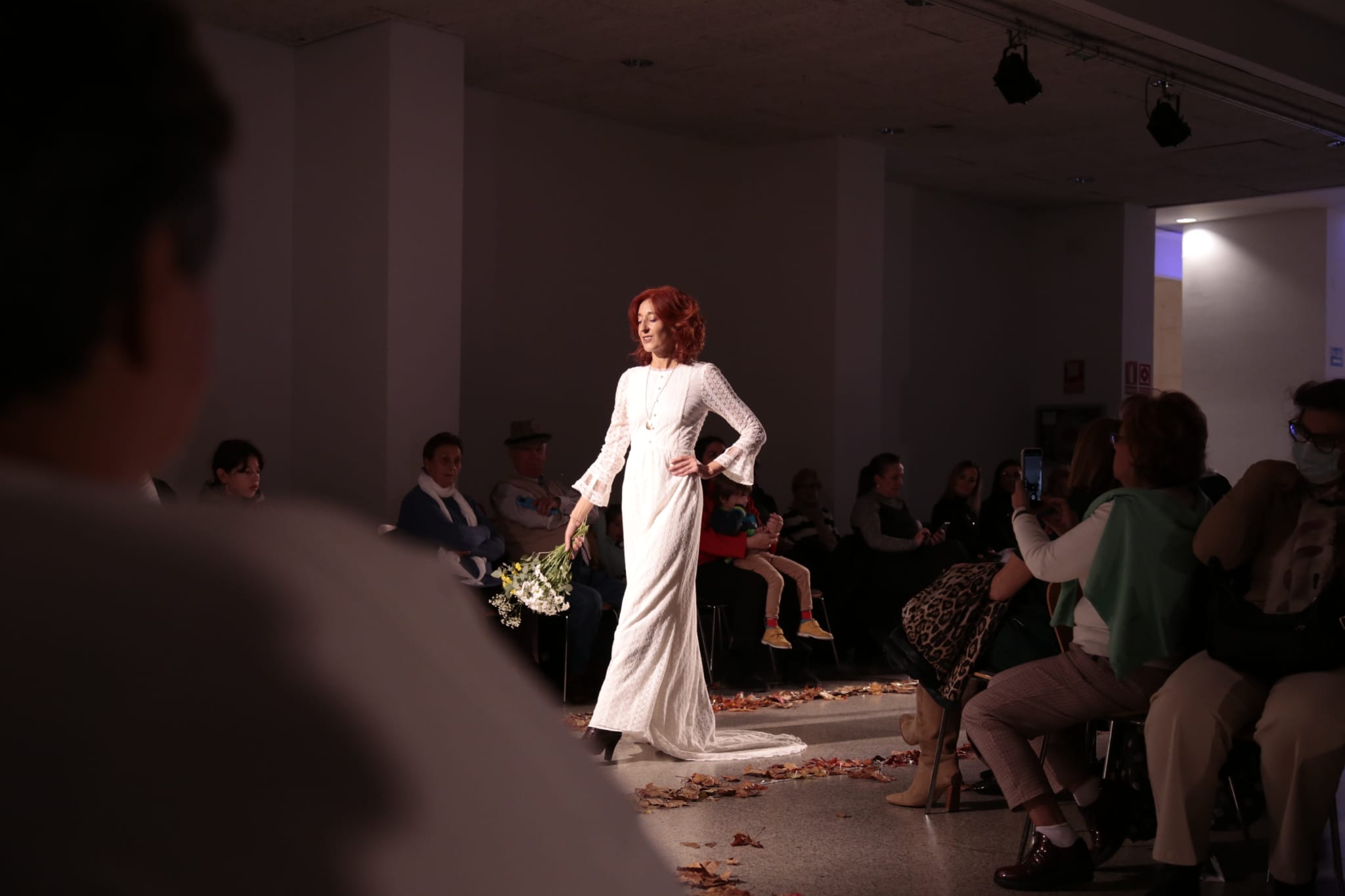 Fotos: Un desfile intergeneracional visibiliza la moda de segunda mano