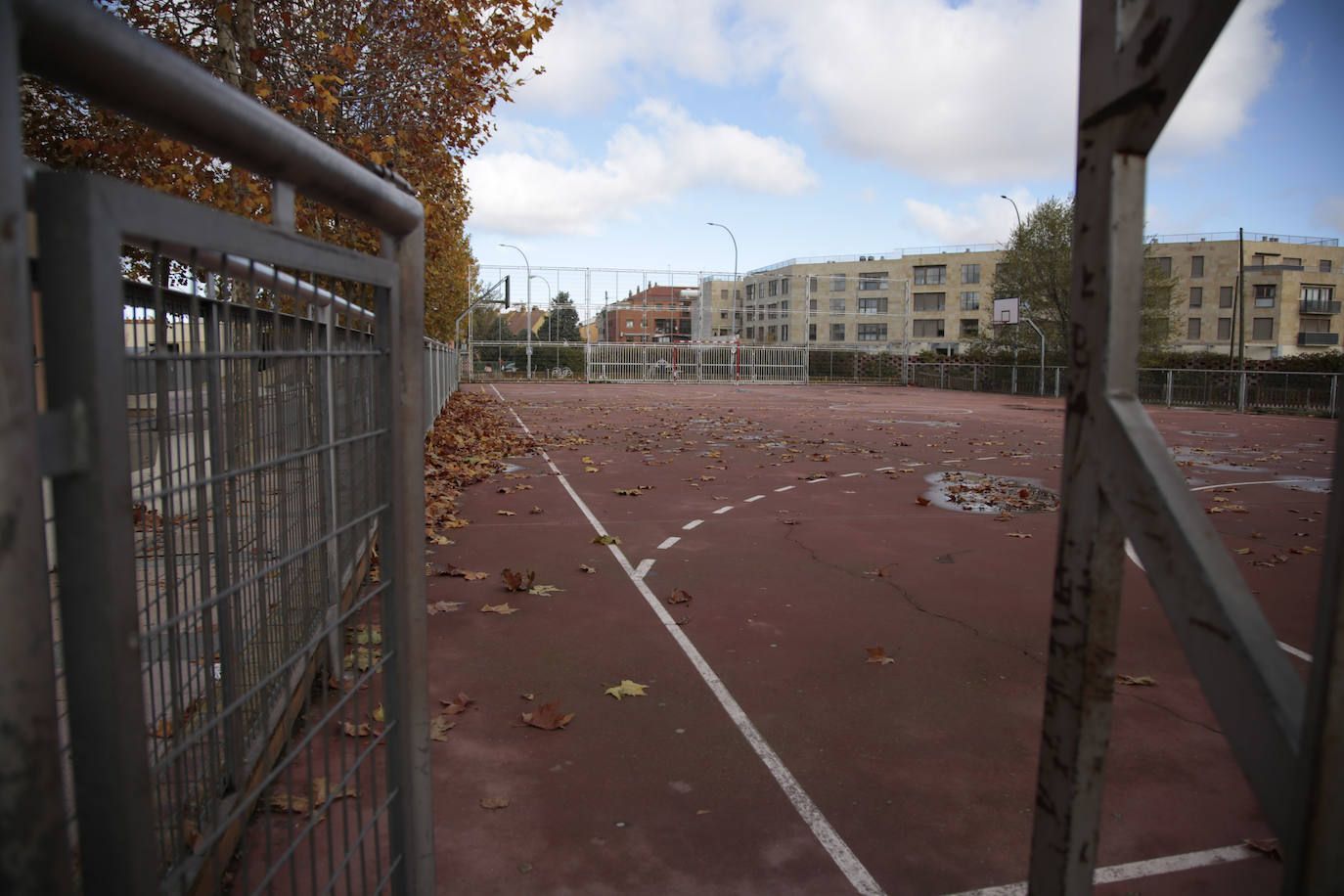 Las pistas, en la imagen muy solas.