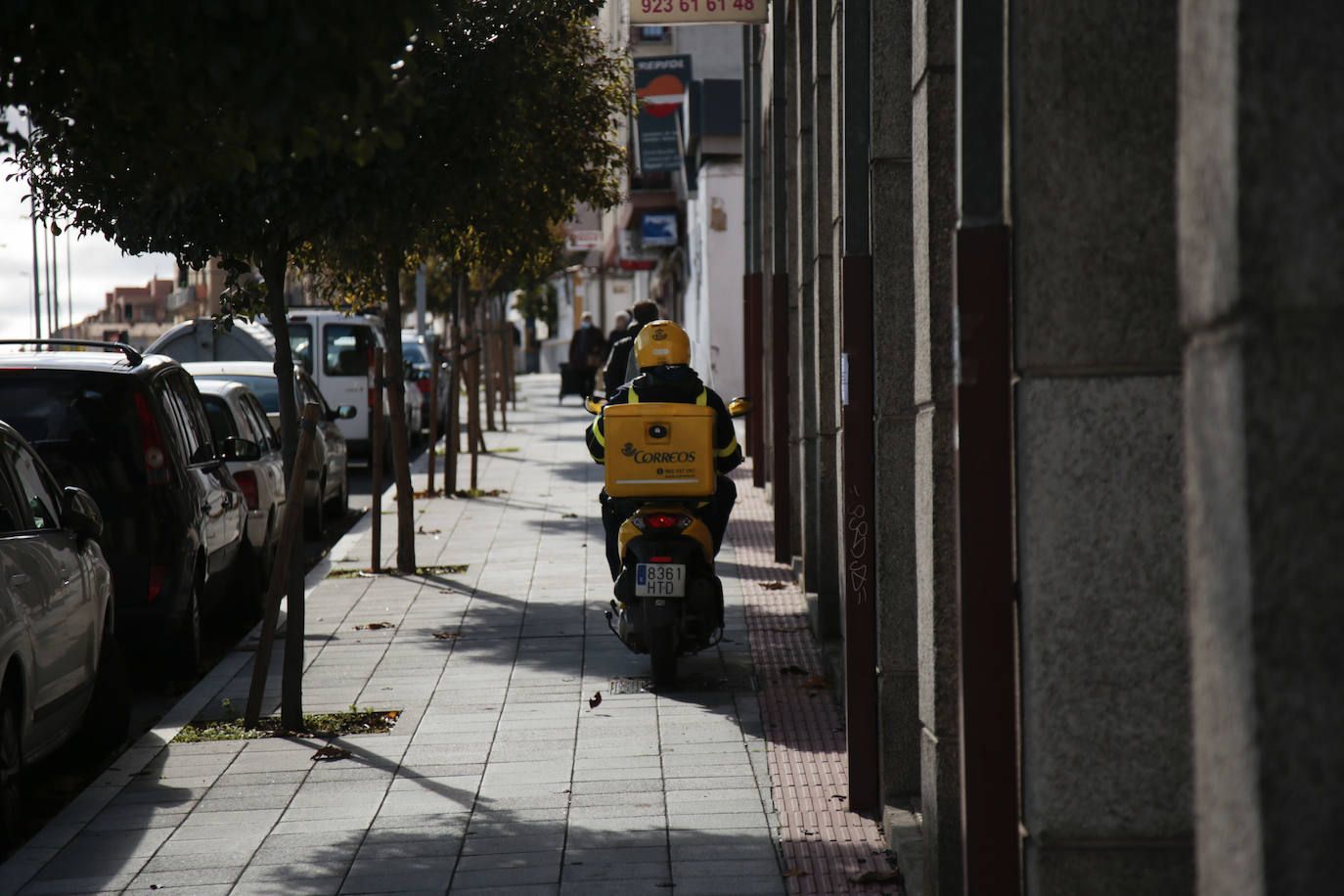 El cartero tiene acceso a todas partes.