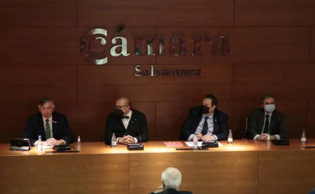 Reunión de impulsores del Corredor Oeste Ferroviario en la Cámara de Comercio de Salamanca.