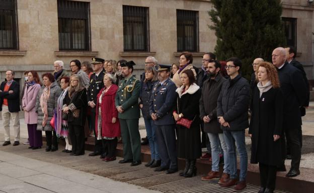 Un momento de la concentración en la plaza de la Constitución.