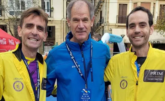 Roberto Bueno bate el récord nacional de maratón M-45 en San Sebastián