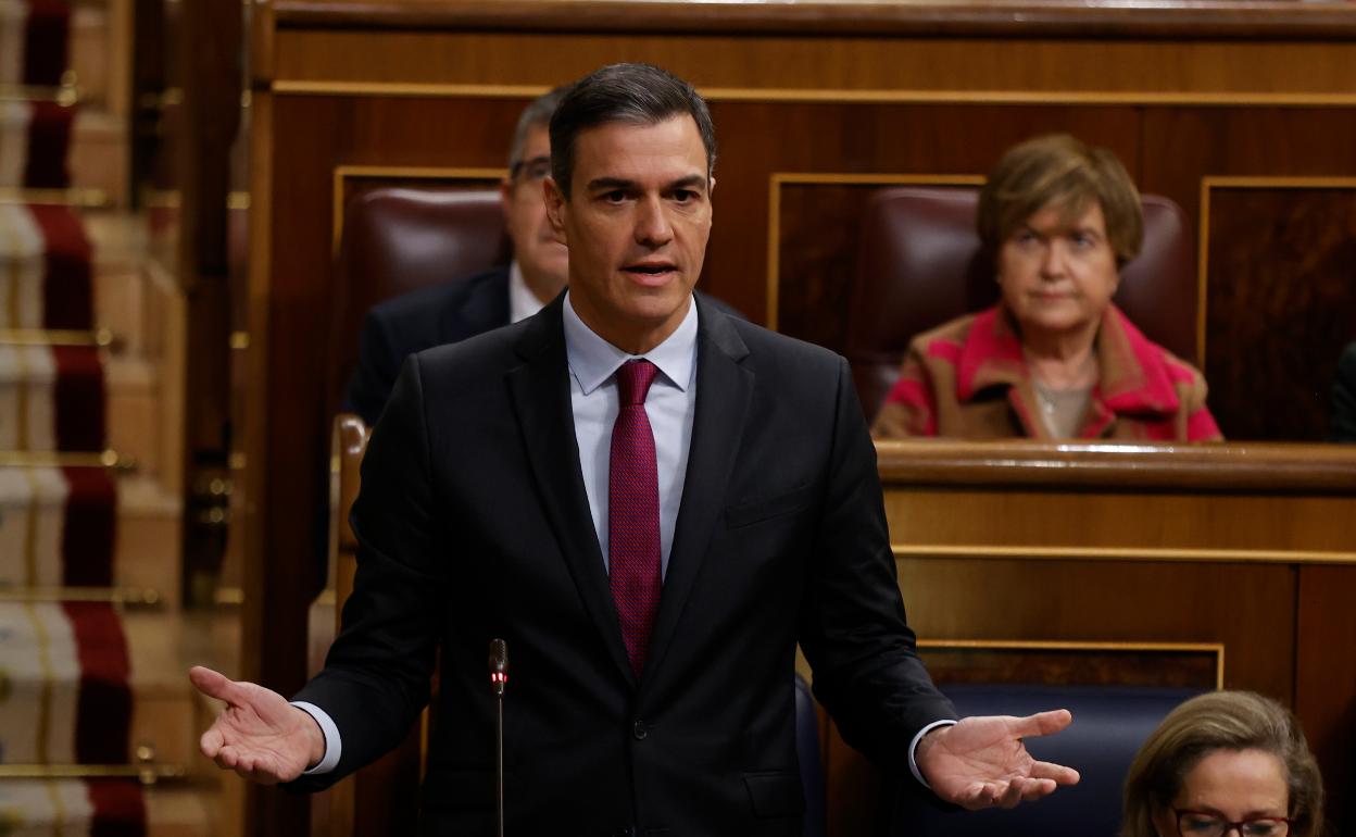 El presidente del Gobierno, Pedro Sánchez, durante su intervención en la sesión de control al Gobierno este miércoles en el Congreso. 