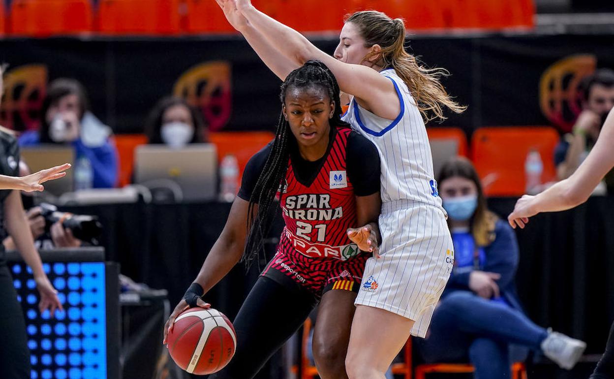 Michaela Onyenwere, con Girona en la Copa ante Avenida. 