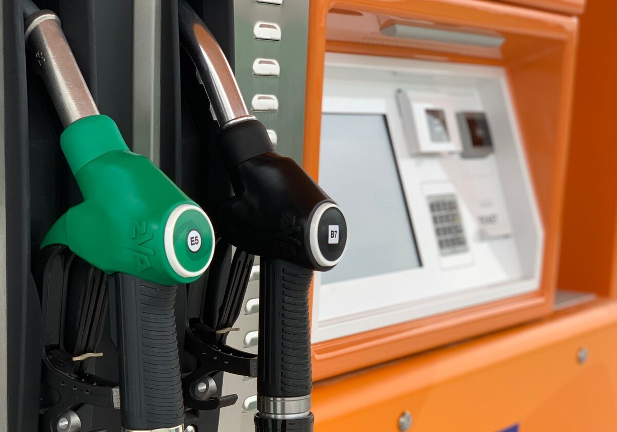 Los altos precios  llevan a los españoles a las gasolineras «low cost»