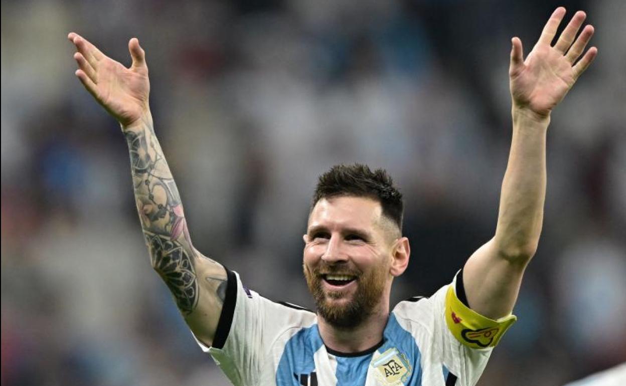 Messi festeja el pase de Argentina a la final del Mundial de Qatar. 