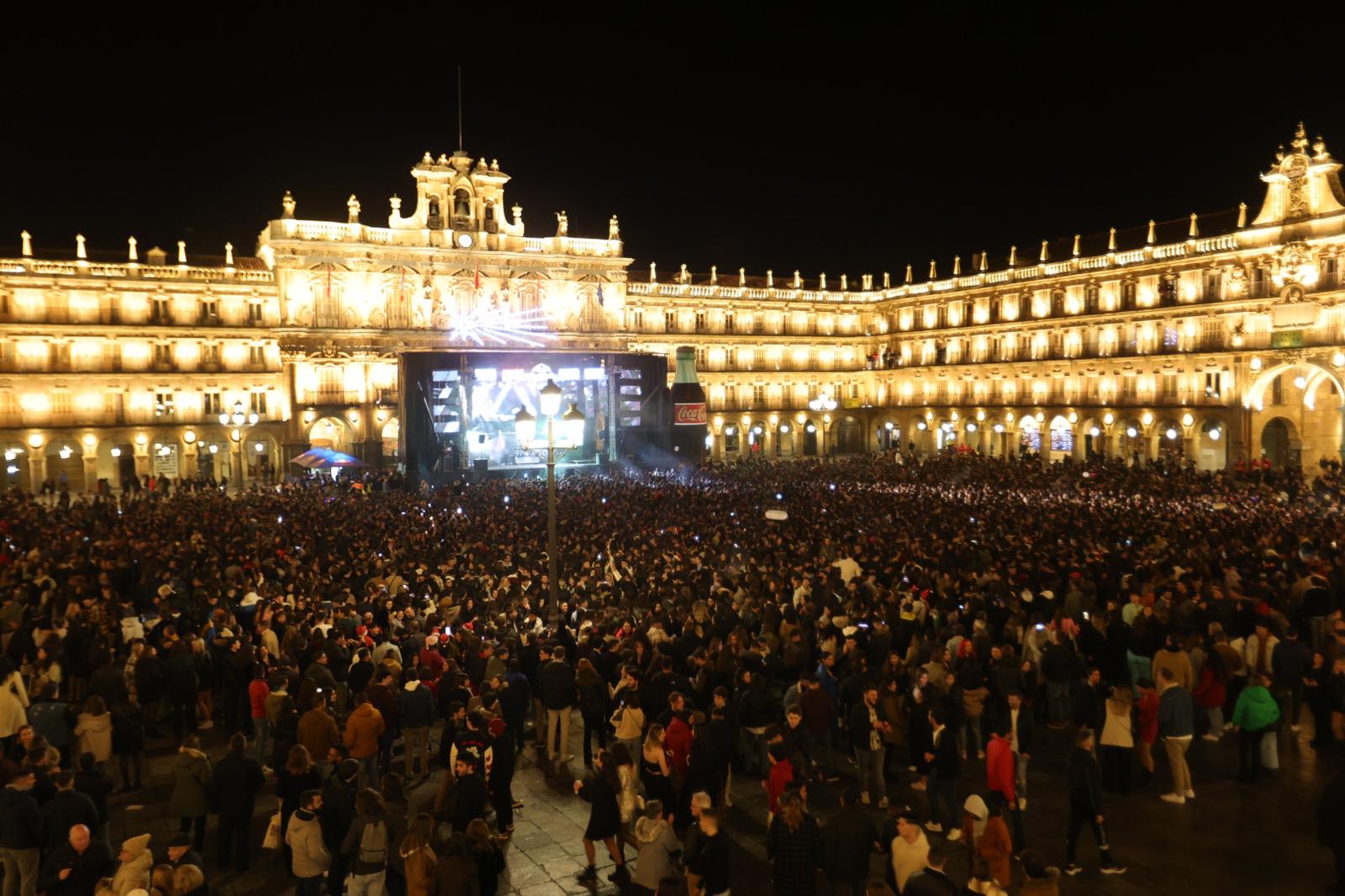 Fotos: Miles de jóvenes disfrutan de un fin de año anticipado