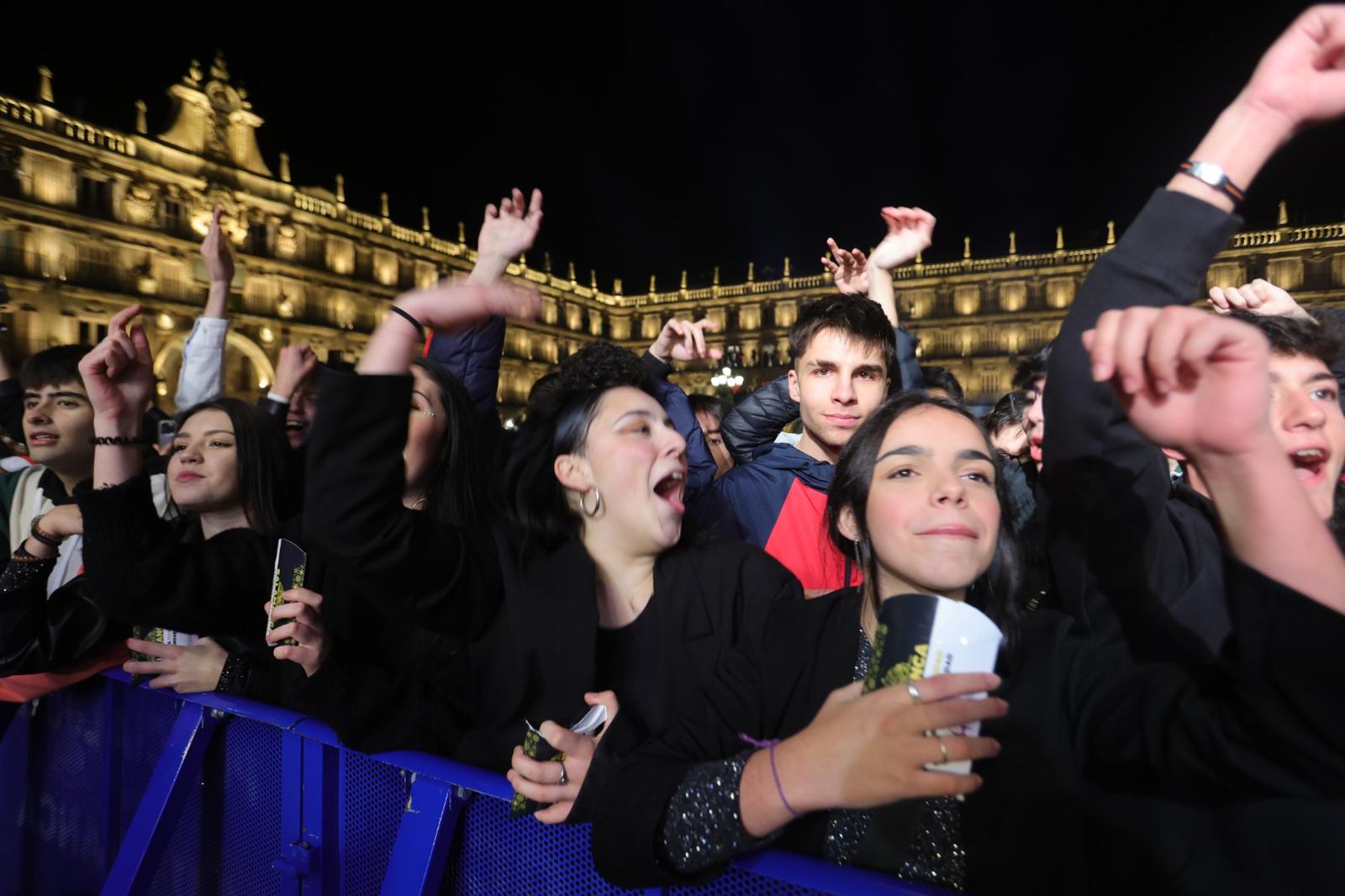 Fotos: Miles de jóvenes disfrutan de un fin de año anticipado