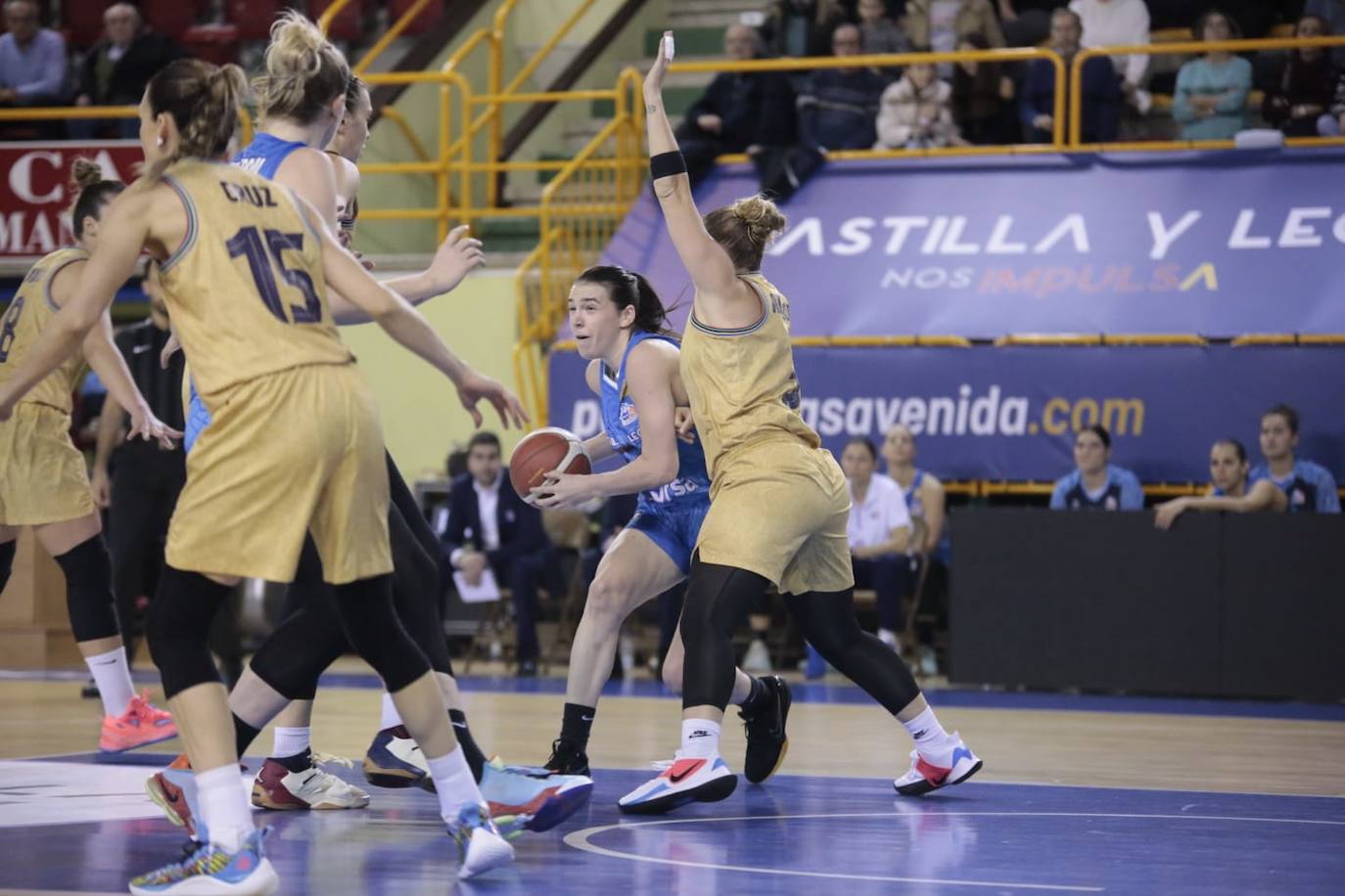 Fotos: CB Avenida-Barça CBS