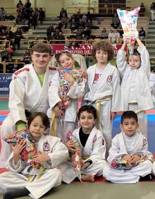Imagen secundaria 2 - Multitudinaria primera jornada escolar de judo en Würzburg