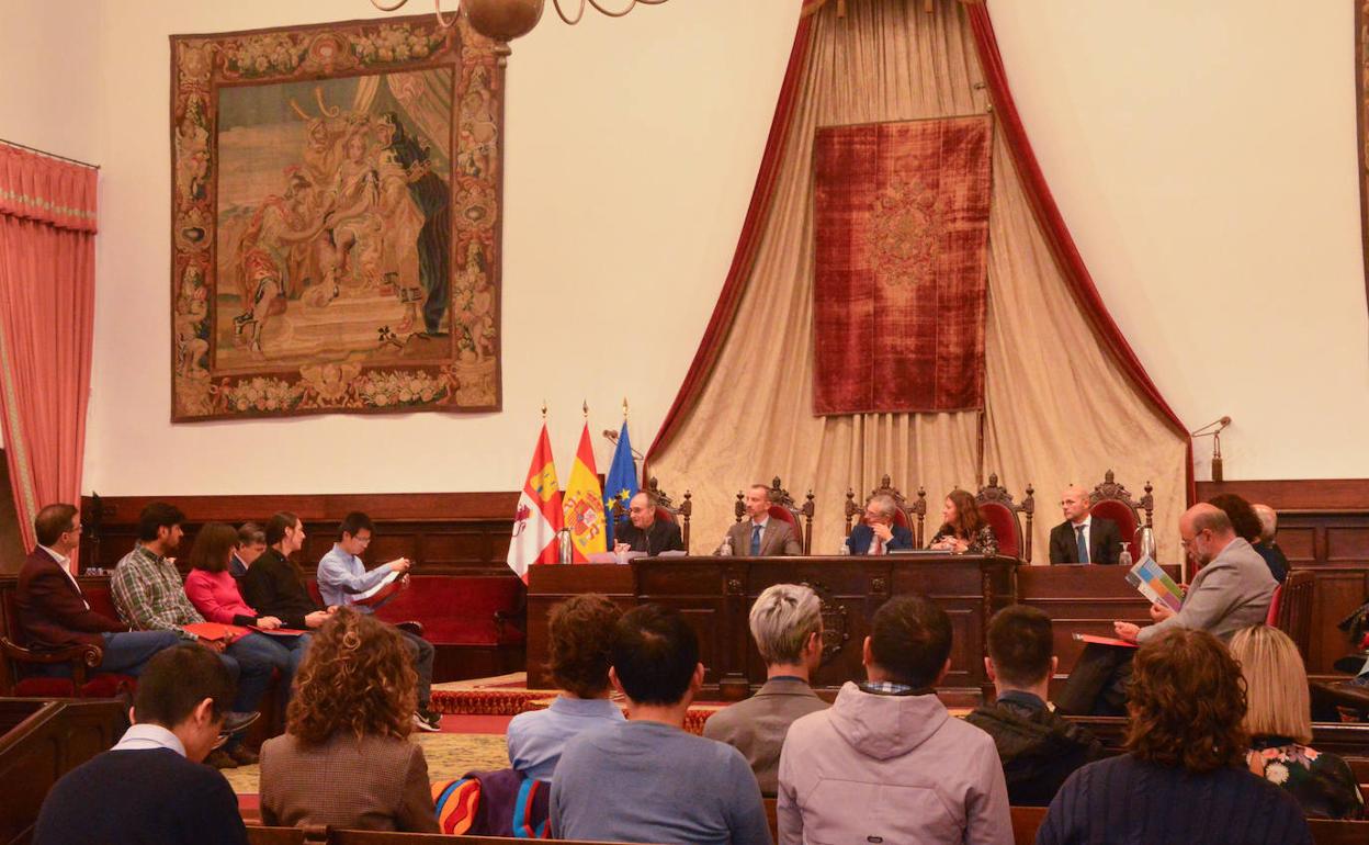 Reunión de la cátedra de estudios Asiáticos. 