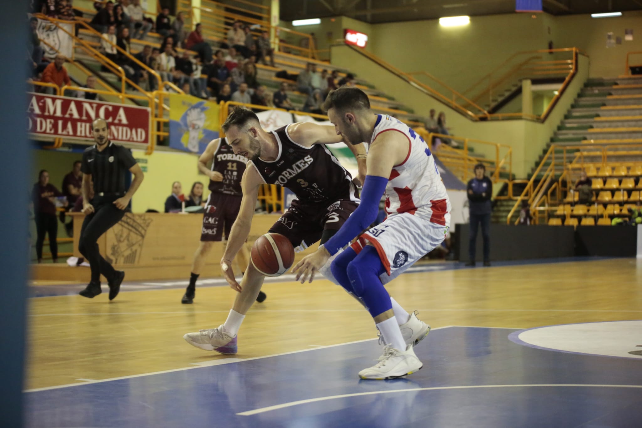 Fotos: La Antigua CB Tormes supera en un gran partido al Algeciras