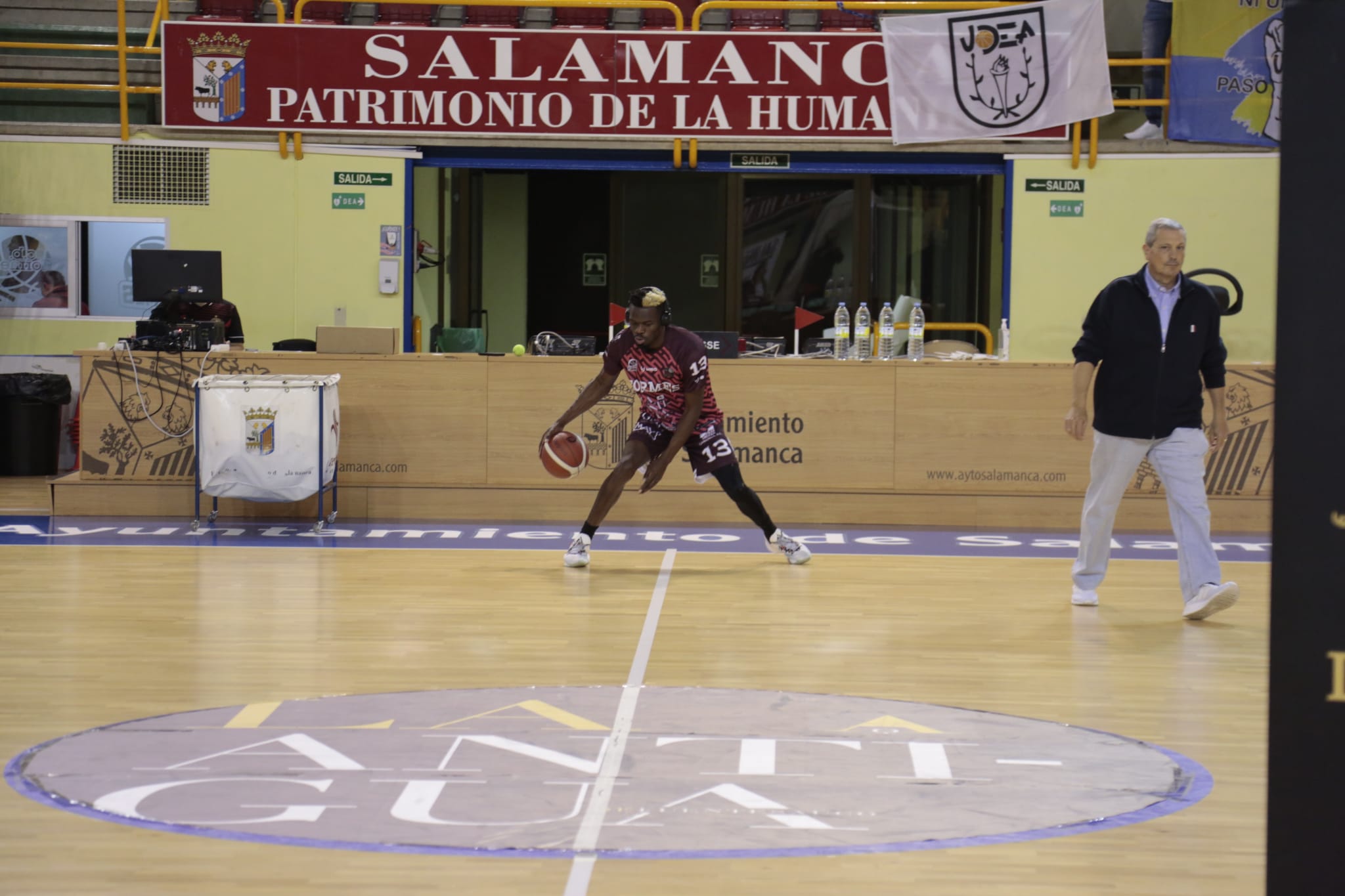 Fotos: La Antigua CB Tormes supera en un gran partido al Algeciras