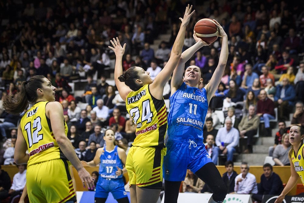 Fotos: Dura derrota para el Avenida en Girona en la Euroliga (74-48)