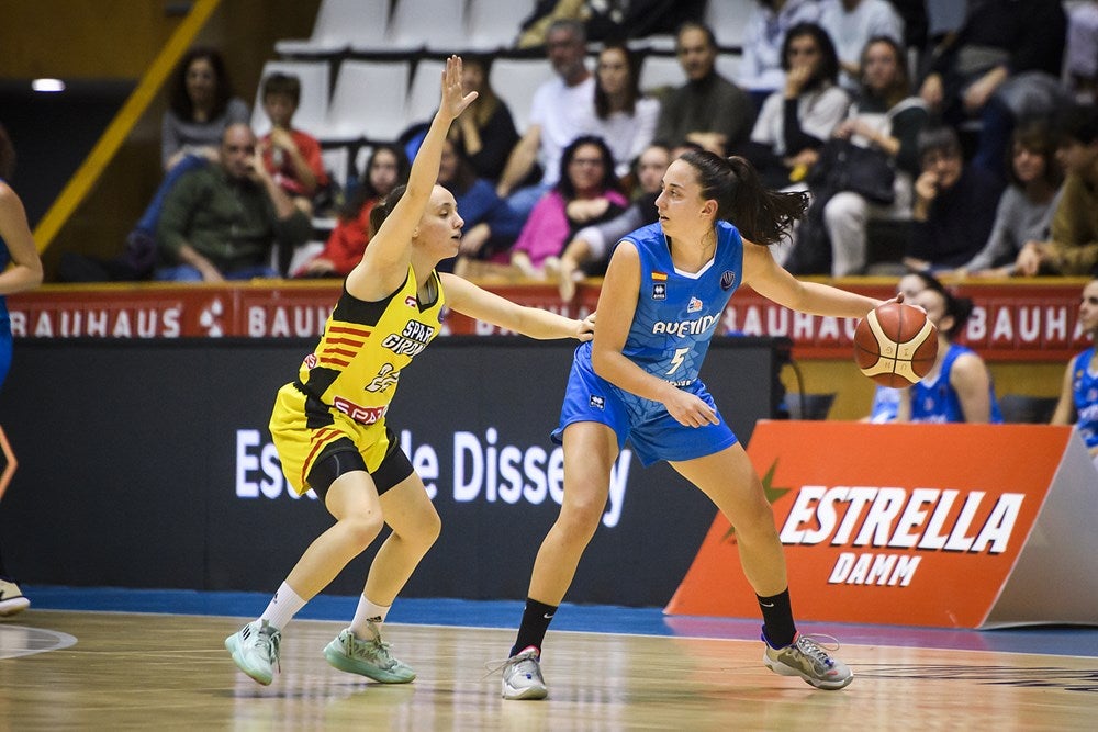 Fotos: Dura derrota para el Avenida en Girona en la Euroliga (74-48)