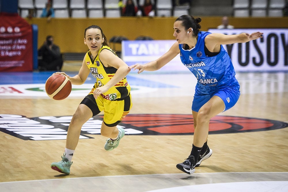 Fotos: Dura derrota para el Avenida en Girona en la Euroliga (74-48)