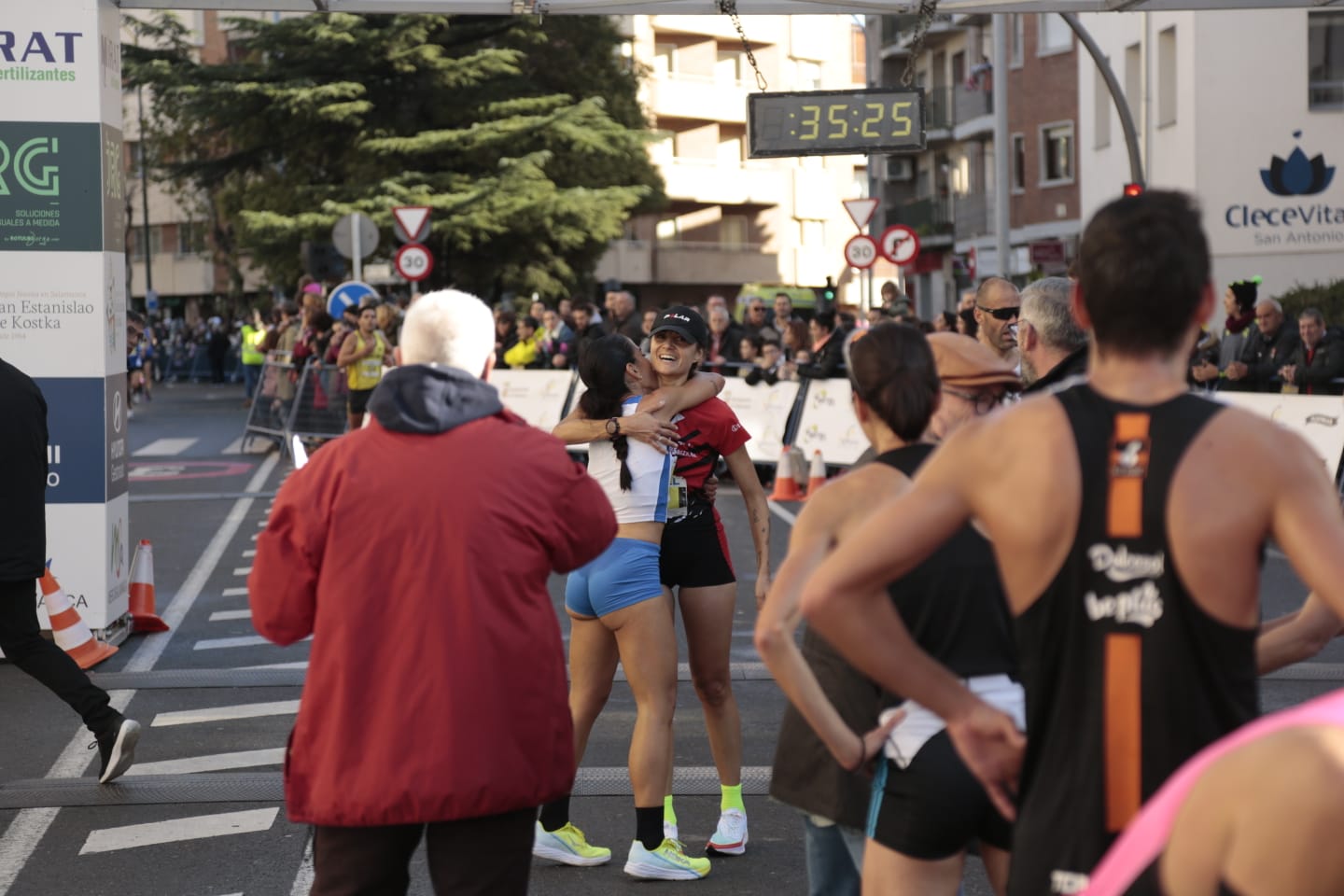 Fotos: Pablo Sánchez Gómez y Nuria Lugueros conquistan la XXXVIII San Silvestre Salmantina