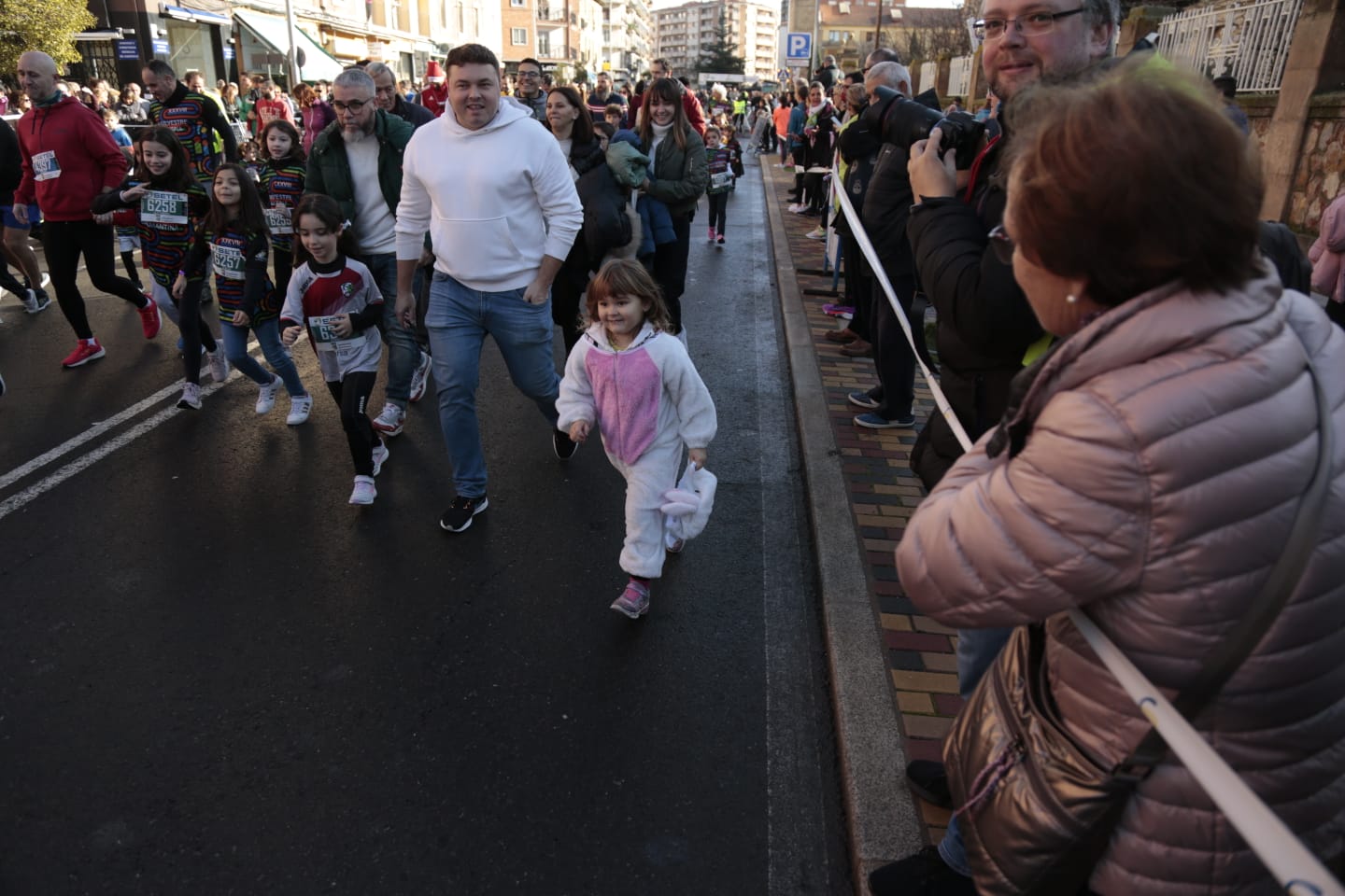 Fotos: Guillermo Perea y Paula Martínez ganan la carrera A de la San Silvestre