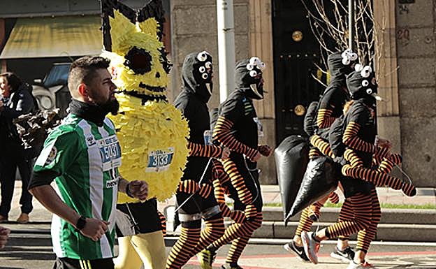 Las Arañas ganan el concurso de disfraces por delante de Gondoleras y Fregonas