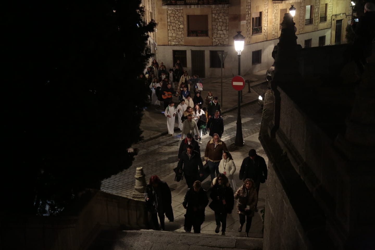 Fotos: Cantores recorren en procesión las calles de Salamanca y elogian la Navidad con un gran concierto