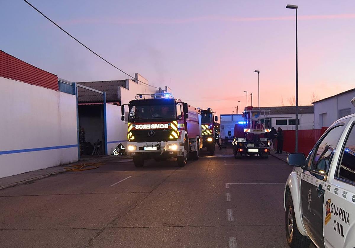 Incendio en una fábrica galletera en Peñaranda de Bracamonte
