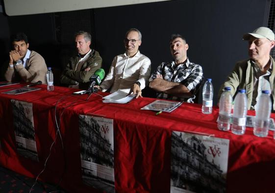 Jorge Alonso, Balta, Alberto Pérez, Carlos Coco y Sito, en la lectura del manifiesto.