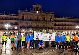 Los corredores en la Plaza Mayor de Salamanca.