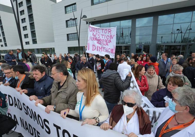 Manifestación en contra de la privatización del mantenimiento del Hospital
