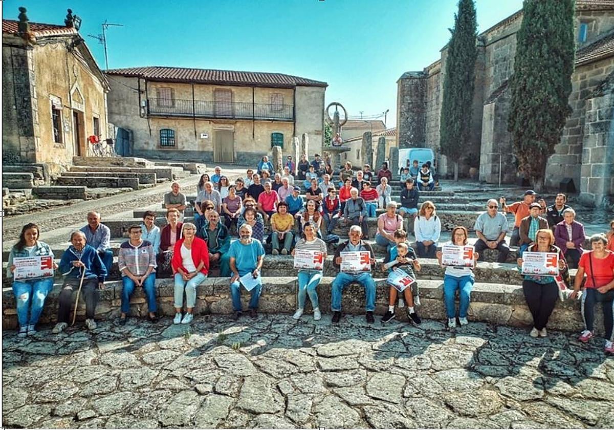 Concentración de La España Vaciada en la localidad salmantina de Monleras