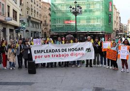 Concentración en la plaza del Liceo de Salamanca por el Día Internacional de las Empleadas de Hogar.